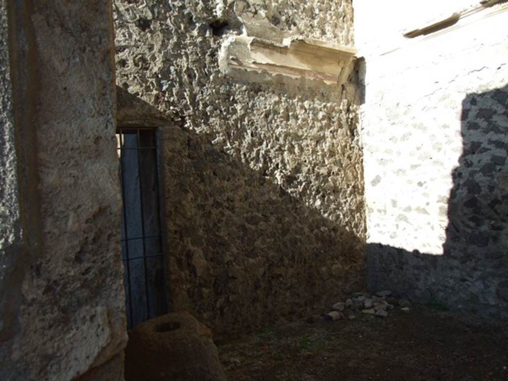 II.2.2 Pompeii.  March 2009.  Room 3.  North wall.