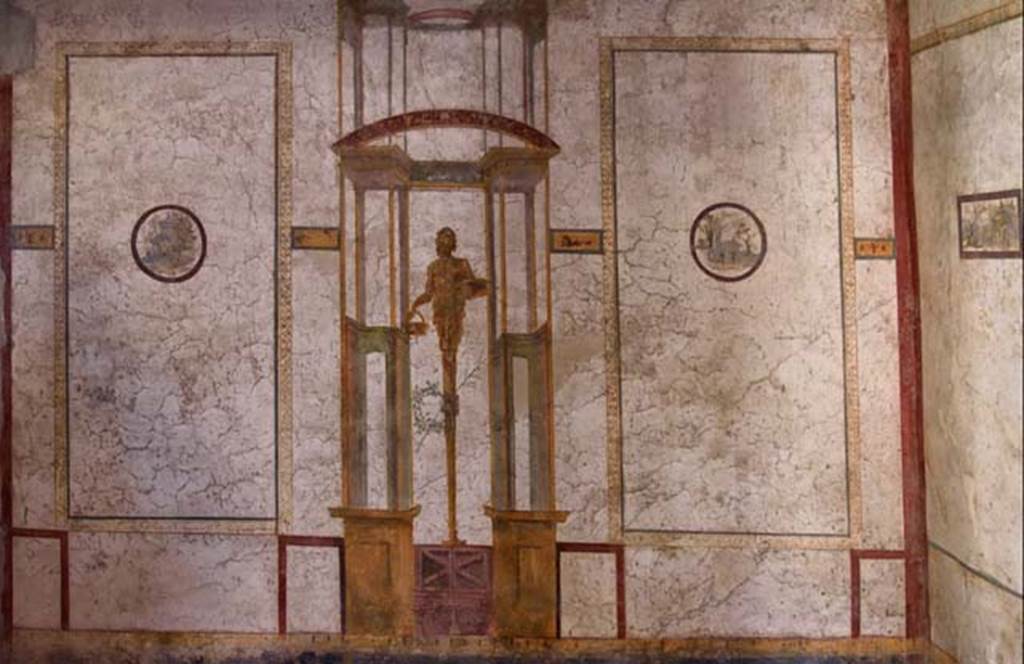 II.2.2 Pompeii. April 2018. Room “d”, looking towards west wall and north-west corner. Photo courtesy of Ian Lycett-King. 
Use is subject to Creative Commons Attribution-NonCommercial License v.4 International.
