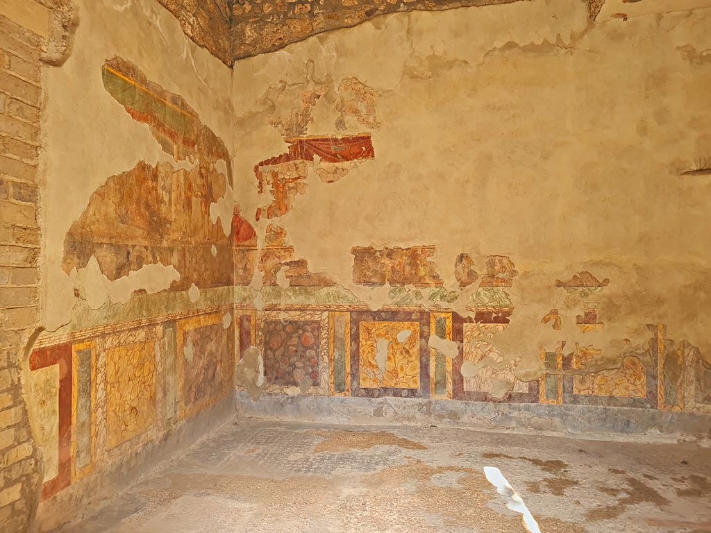 II.2.2 Pompeii. March 2024. 
Room “h”, triclinium, looking towards the west wall and north-west corner. Photo courtesy of Giuseppe Ciaramella.


