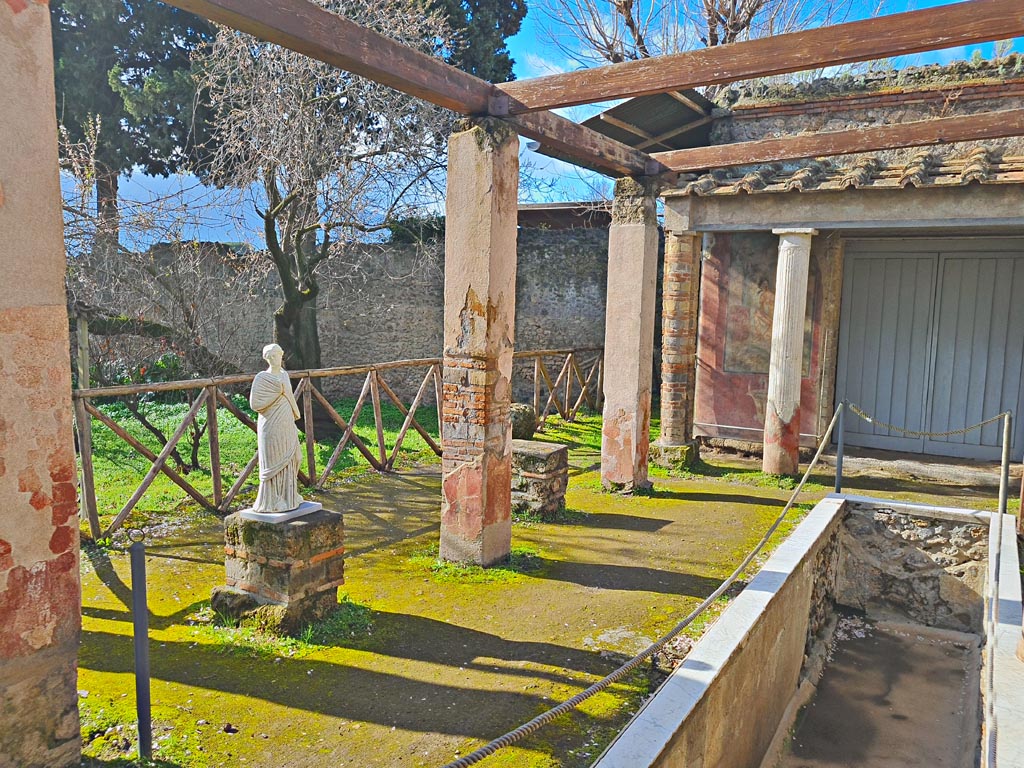 II.2.2 Pompeii. March 2024. Room “i”, looking west along upper euripus. Photo courtesy of Giuseppe Ciaramella.