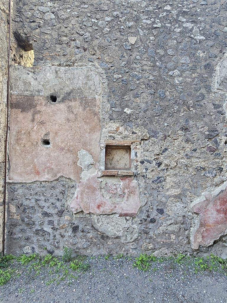 II.2.3 Pompeii. November 2024. East wall with niche. Photo courtesy of Annette Haug.