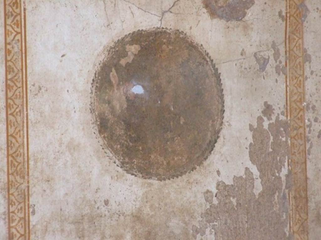 II.3.3 Pompeii. March 2009. Room 4, portrait medallion on south end of east wall.