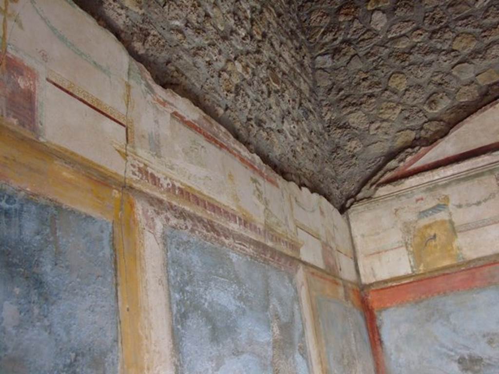 II.3.3 Pompeii. March 2009. Room 10, upper east wall.