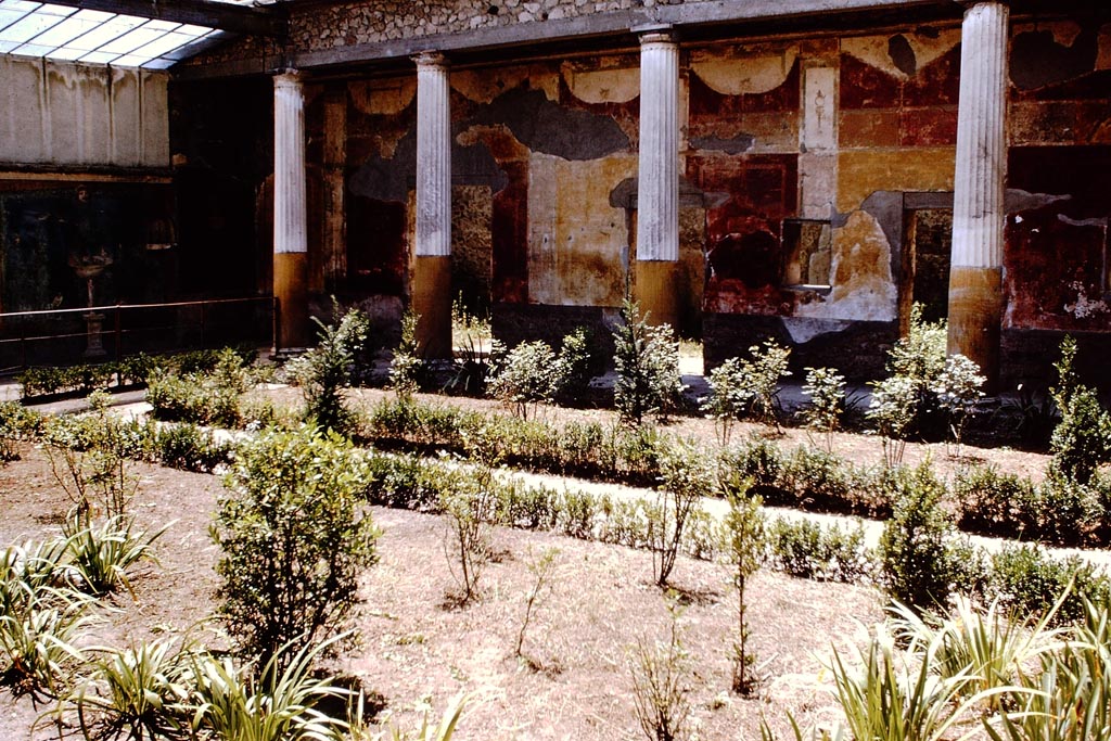 II.3.3 Pompeii. 1964. Room 11, looking towards the garden and west portico. Photo by Stanley A. Jashemski.
Source: The Wilhelmina and Stanley A. Jashemski archive in the University of Maryland Library, Special Collections (See collection page) and made available under the Creative Commons Attribution-Non Commercial License v.4. See Licence and use details.
J64f1712