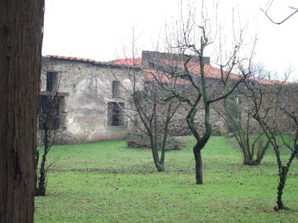 II.4.9 Pompeii.   December 2005.  Garden.  West side.