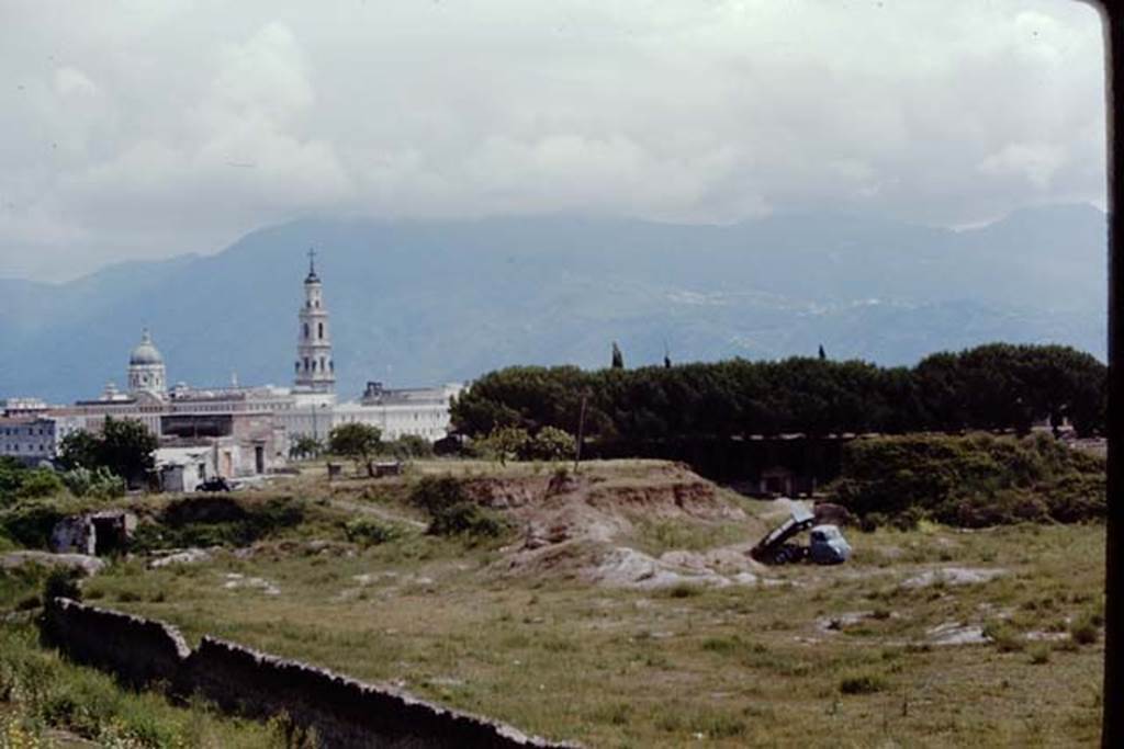 II.5 Pompeii, 1968. Looking south-east from above Via dell�Abbondanza, across site of vineyard at II.5. Photo by Stanley A. Jashemski.
Source: The Wilhelmina and Stanley A. Jashemski archive in the University of Maryland Library, Special Collections (See collection page) and made available under the Creative Commons Attribution-Non Commercial License v.4. See Licence and use details.
J68f0121

