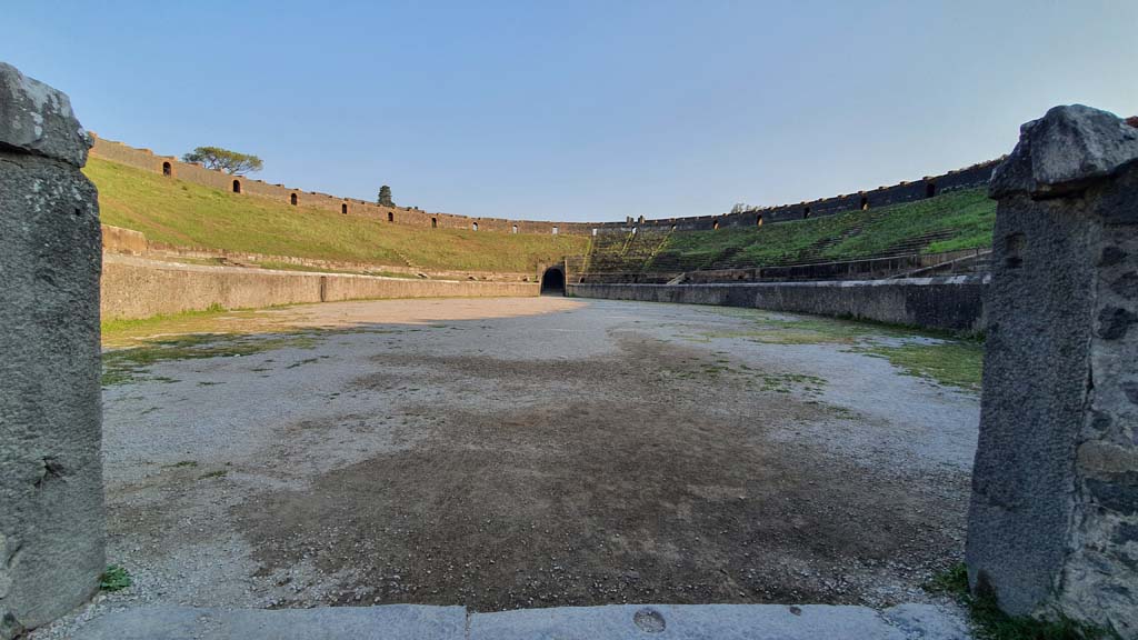 II.6 Pompeii. July 2021. Looking north across arena from south side.
Foto Annette Haug, ERC Grant 681269 DÉCOR.
