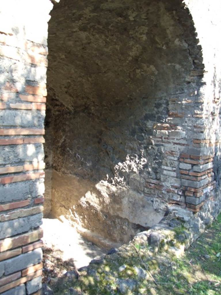 II.6 Pompeii.  March 2009. Arched vomitoria of Amphitheatre.  