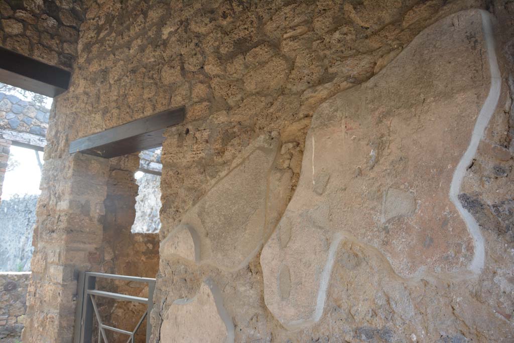 II.8.2 Pompeii. July 2017. South side of entrance corridor, with doorway.
Foto Annette Haug, ERC Grant 681269 D�COR.

