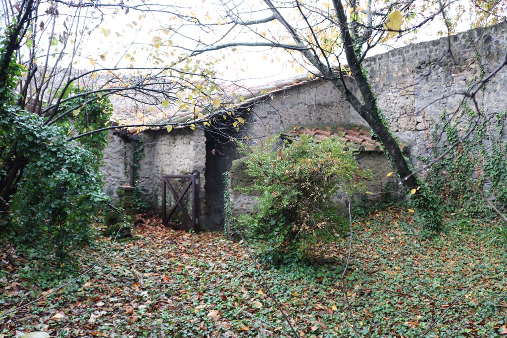 II.9.1 Pompeii. December 2018. Looking towards latrine in garden area. Photo courtesy of Aude Durand.