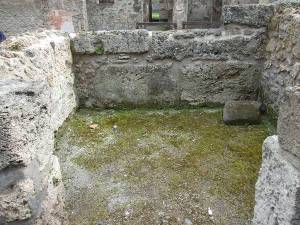 III.2.1 Pompeii.  March 2009.  Room 2.  Cubiculum.  Looking south.