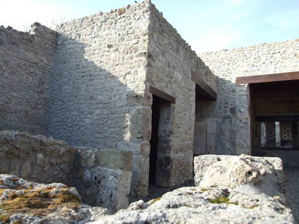 III.2.1 Pompeii.  December 2007.  Rooms on west side of atrium.