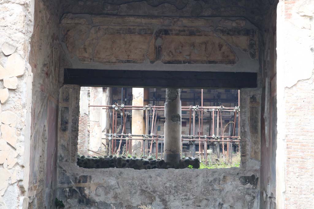 III.2.1 Pompeii. December 2018. Room 9, looking north towards tablinum, from atrium. Photo courtesy of Aude Durand.
