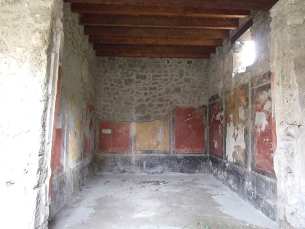 III.2.1 Pompeii.  March 2009.  Room 15.  Triclinium.  Looking south.