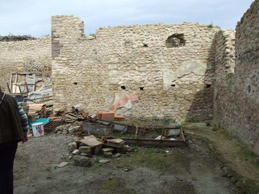 III.4.3  Pompeii.  March 2009.  South east corner of Garden.