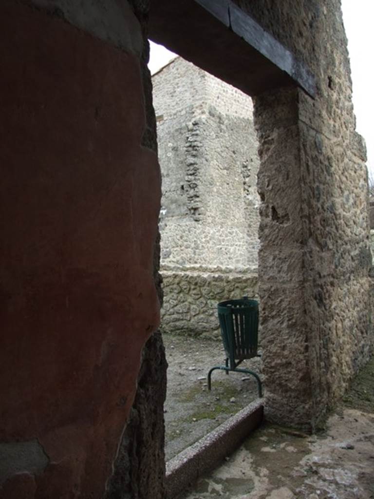 III.4.b. Pompeii.  March 2009.  Door to room 6.