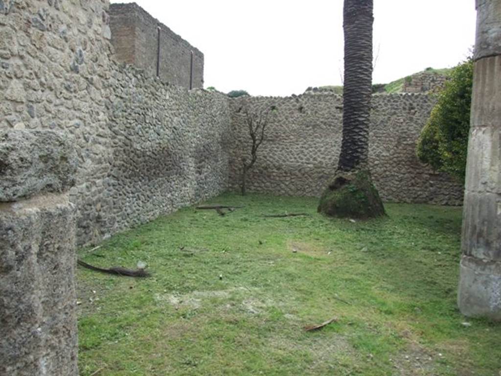 III.4.b. Pompeii.  March 2009.  Garden area.  Looking west.