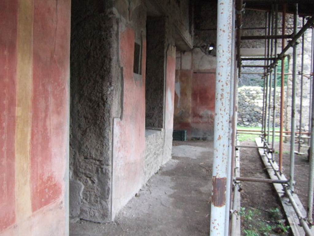 III.4.b. Pompeii.  December 2005.  Looking east from entrance.