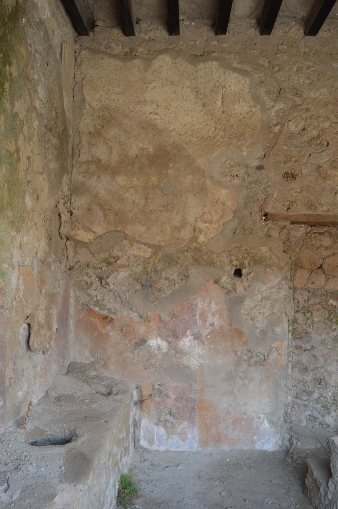 III.6.1 Pompeii. October 2017. Looking towards north wall at west end at rear of counter.
Foto Taylor Lauritsen, ERC Grant 681269 DÉCOR.
