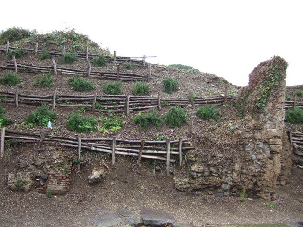 III.7.3 Pompeii. December 2005. Entrance doorway, in centre.