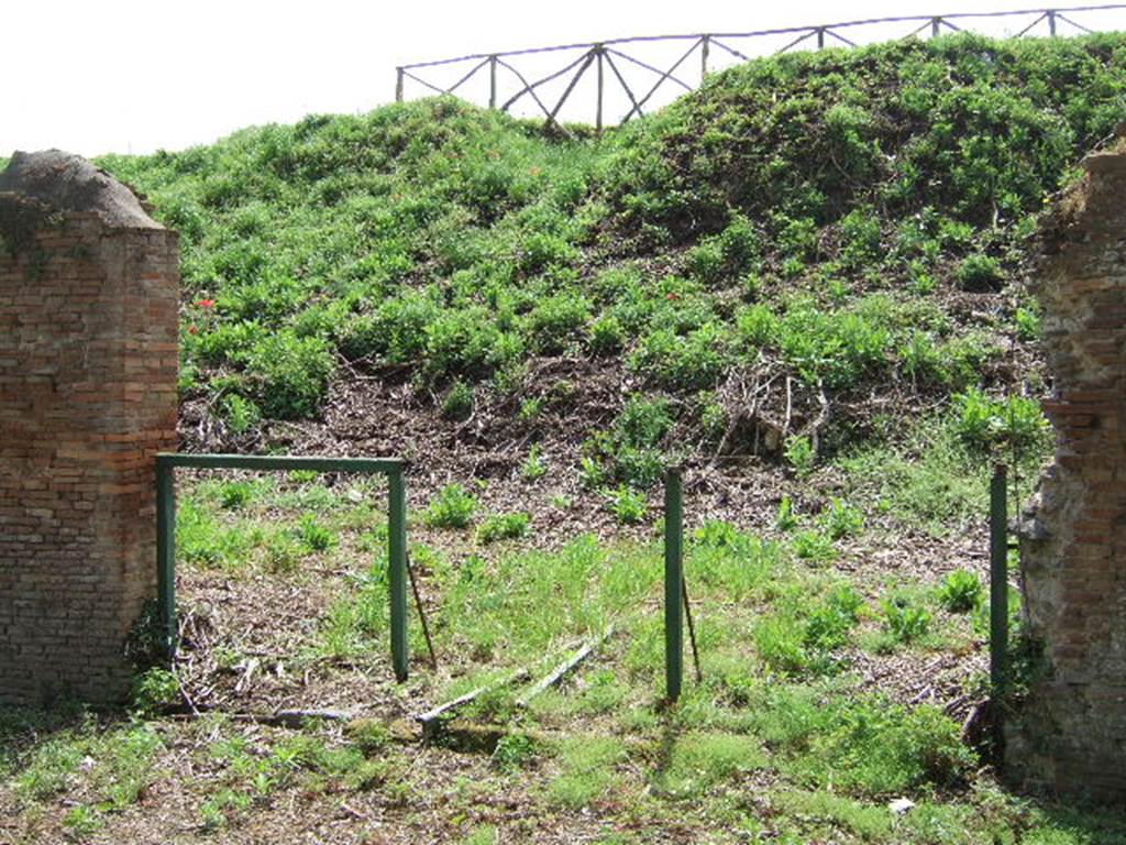 III.11.5 Pompeii. May 2006. Entrance.