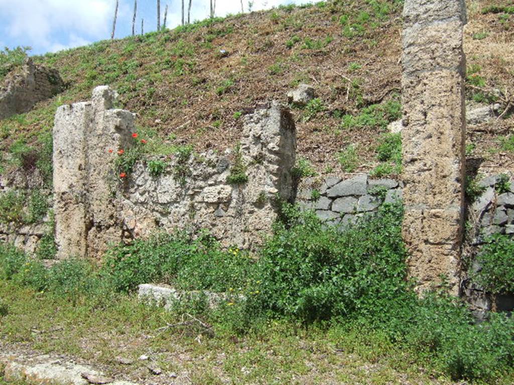 IV.2.b Pompeii. May 2006.  Entrance and west side.