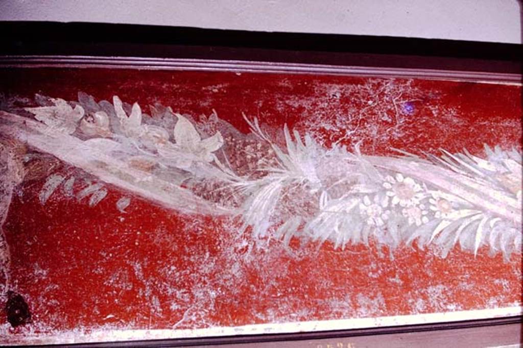 V.1.18 Pompeii. 1966. Tablinum “g”, south wall. Detail of fresco with ribbon wound in a garland. Photo by Stanley A. Jashemski.
Source: The Wilhelmina and Stanley A. Jashemski archive in the University of Maryland Library, Special Collections (See collection page) and made available under the Creative Commons Attribution-Non Commercial License v.4. See Licence and use details.
J66f0792
Now in Naples Archaeological Museum. Inventory number 8526.
