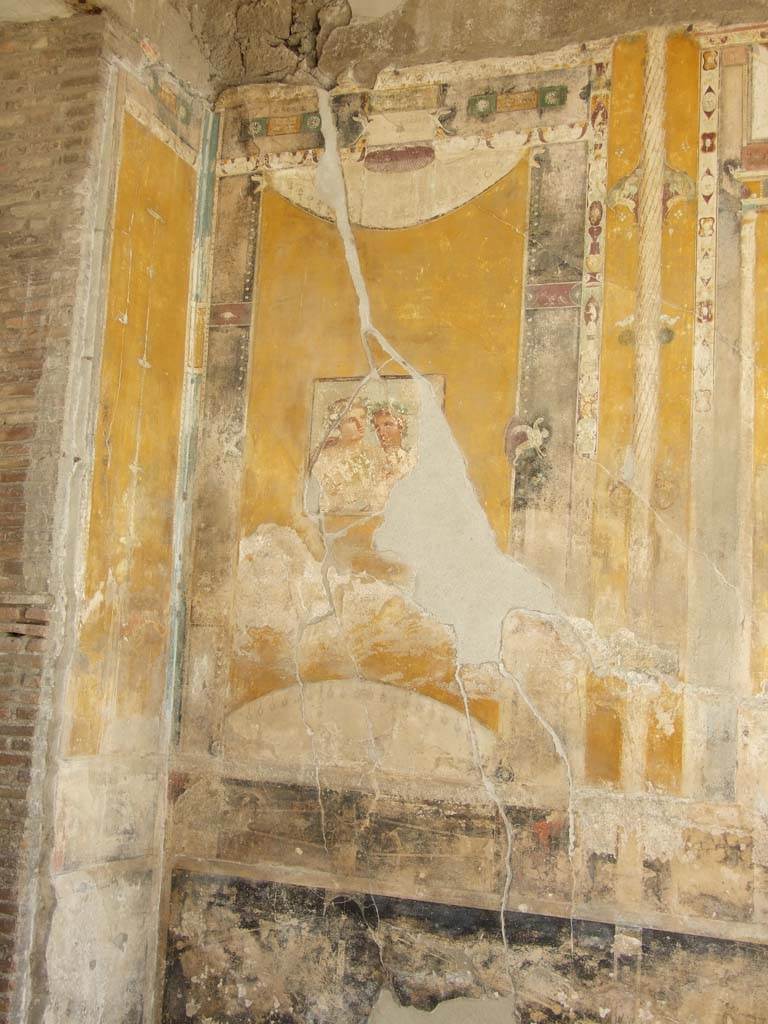 V.1.26 Pompeii. March 2009. Room “i”, south wall of tablinum. East end.