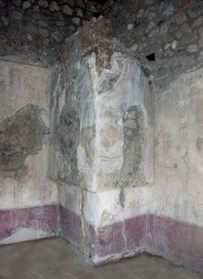 V.1.26 Pompeii. c.2003-2007.
Room “p”, north-east corner. Photo by Hans Thorwid.
Photo courtesy of The Swedish Pompeii Project.