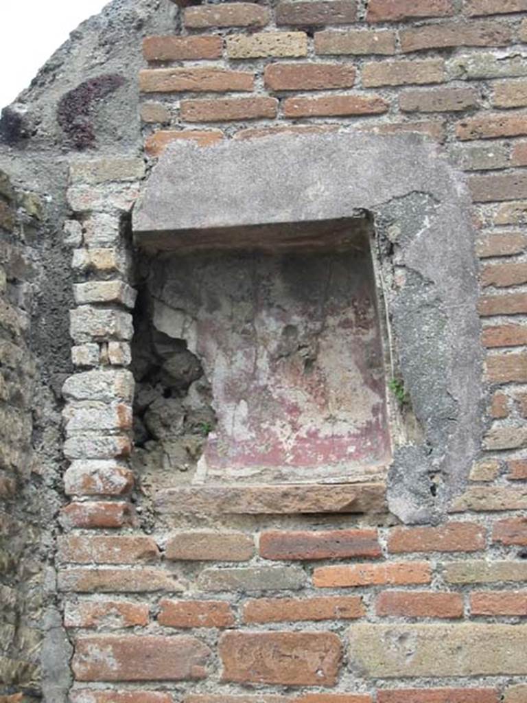 V.1.30 Pompeii. May 2003. Niche on north wall. Photo courtesy of Nicolas Monteix.