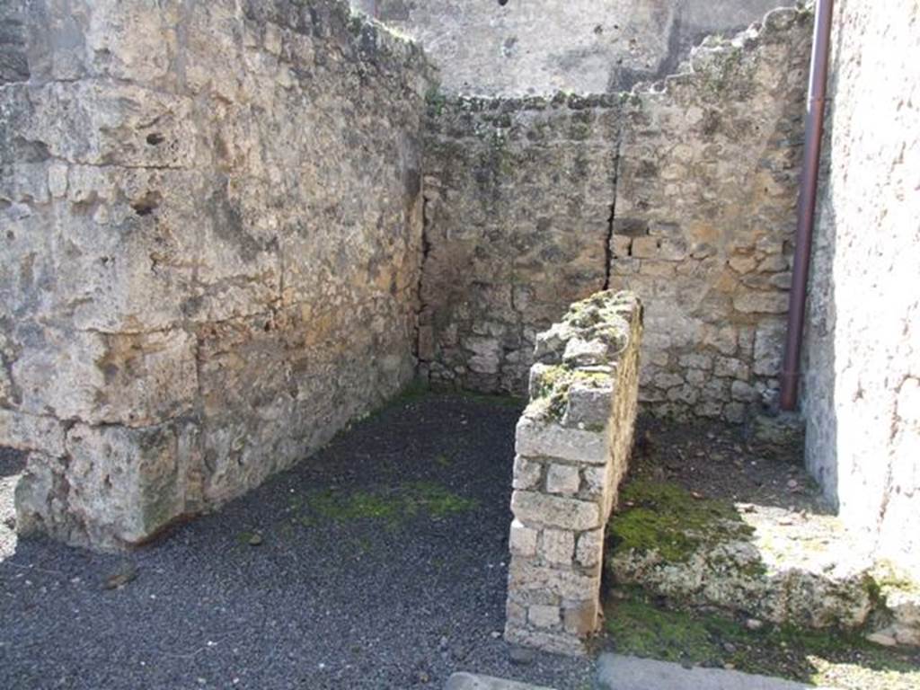V.2.1 Pompeii.  March 2009.  Room 6,  Corridor, on left,  leading to blocked entrance between V.2.a and V.2.b (See V.2.a)