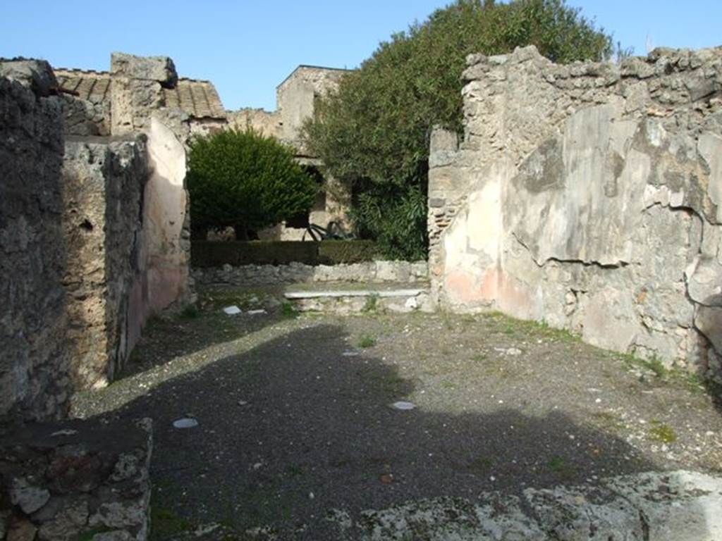V.2.4 Pompeii. December 2007. Room 5, tablinum. Looking north.