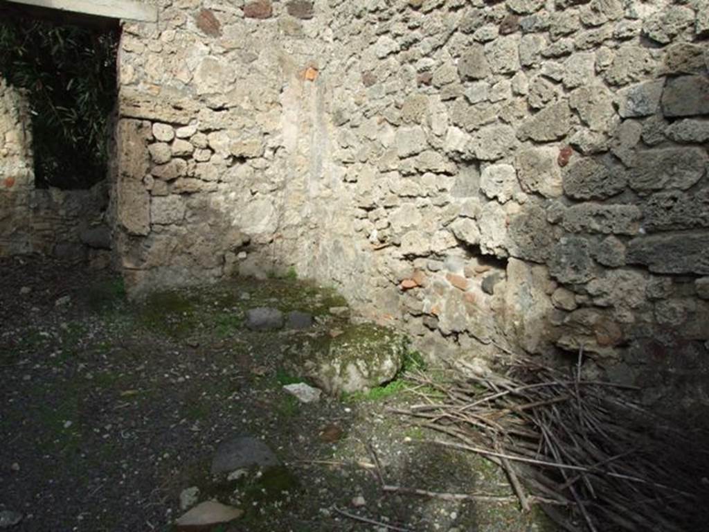 V.2.4 Pompeii. December 2007. Room 6, room to the east, north end.