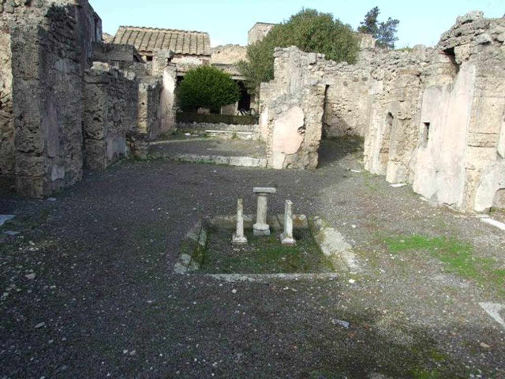 V.2.4 Pompeii. December 2007. Looking north across atrium.