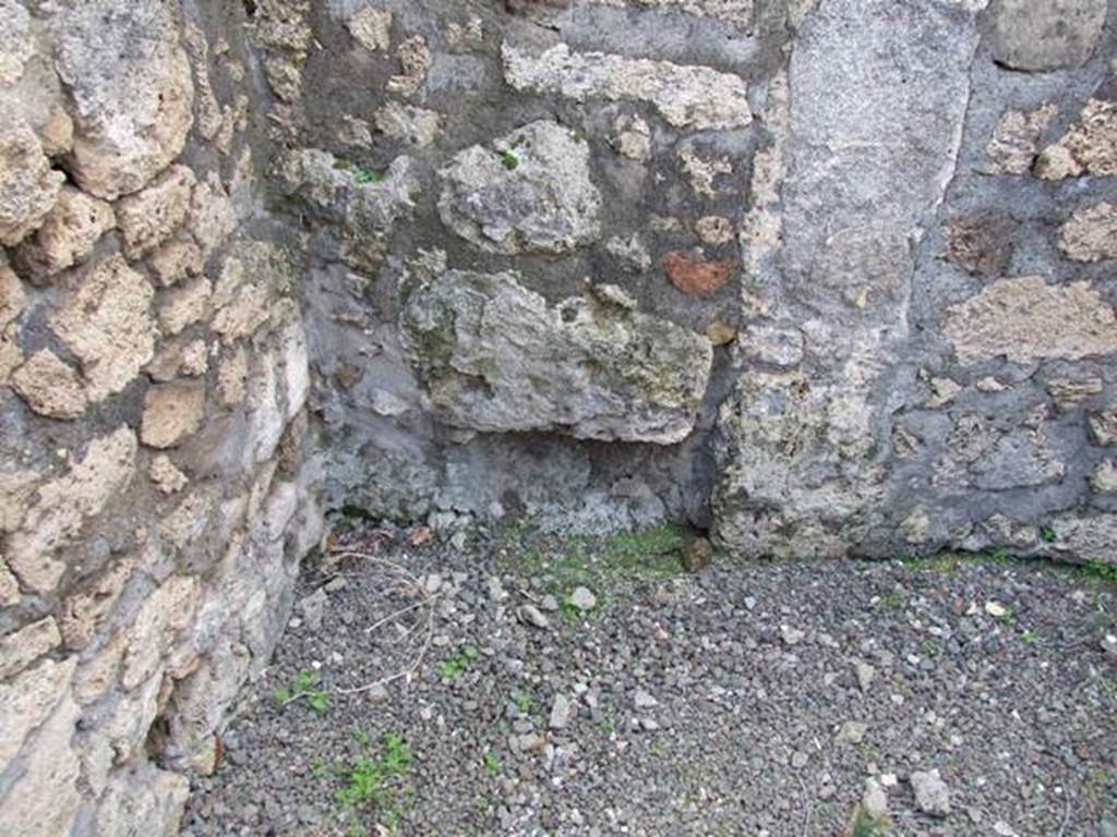 V.2.6 Pompeii.  March 2009.  South west corner of rear room.