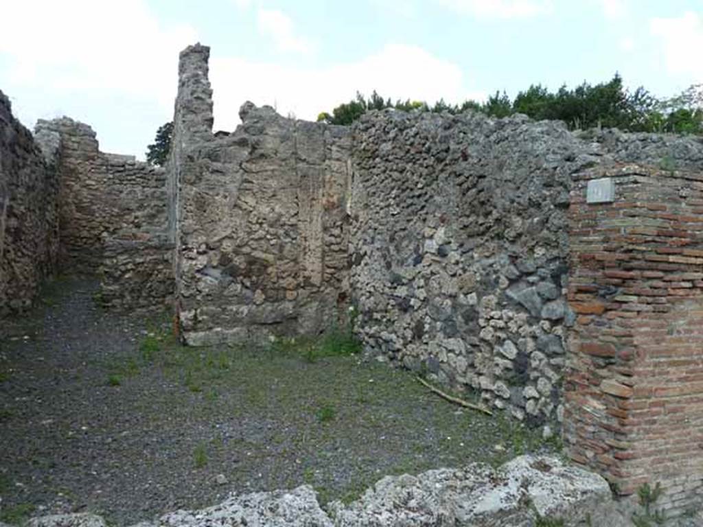 V.2.9 Pompeii. May 2010. East side of shop.