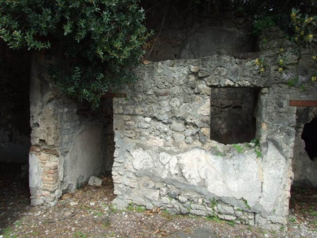 V.2.15 Pompeii. March 2009. Doorways to room 7a, room 7 and room 6, three cubicula on east side of peristyle.
