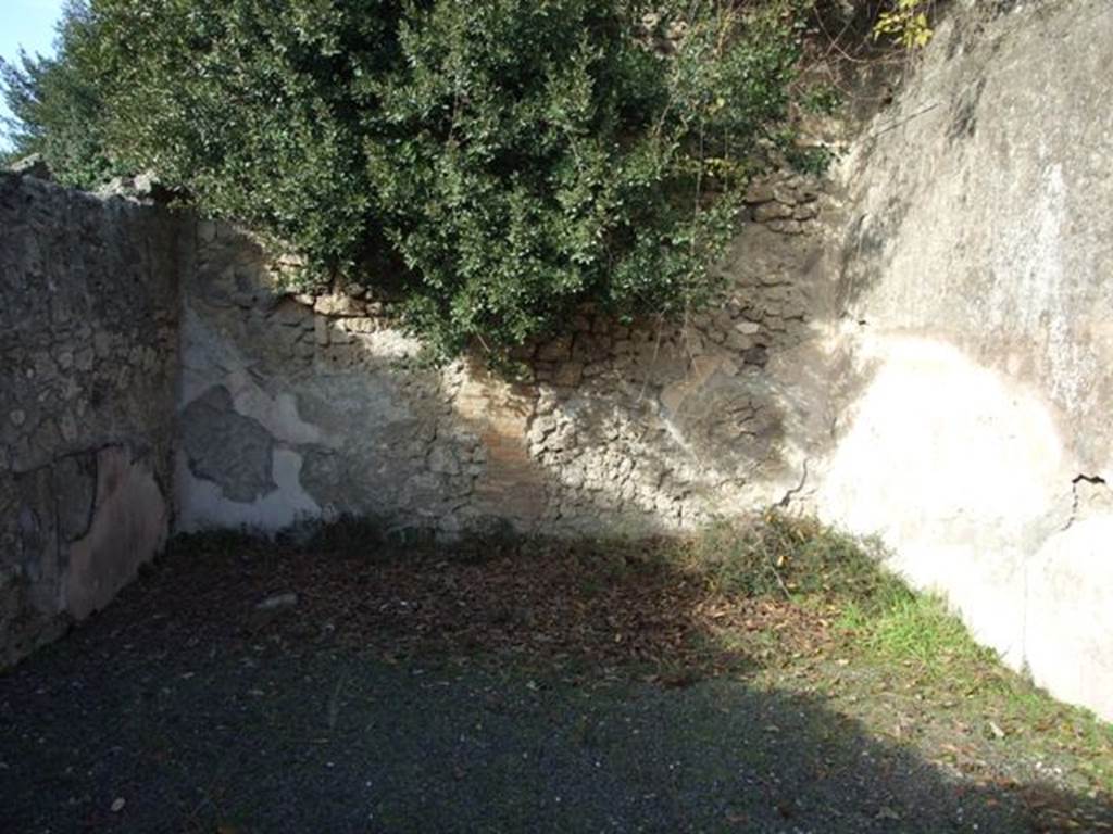 V.2.15 Pompeii. December 2007. Room 2, looking north.