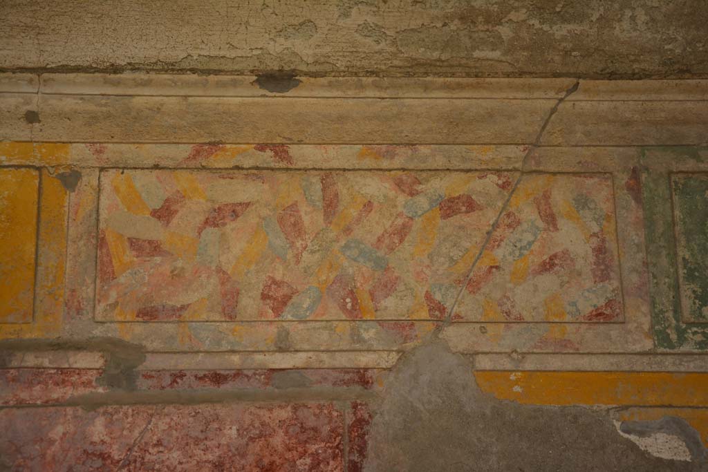 V.2.h Pompeii. October 2019. Cubiculum �g�, detail of panel in centre of upper south wall.
Foto Annette Haug, ERC Grant 681269 D�COR.
