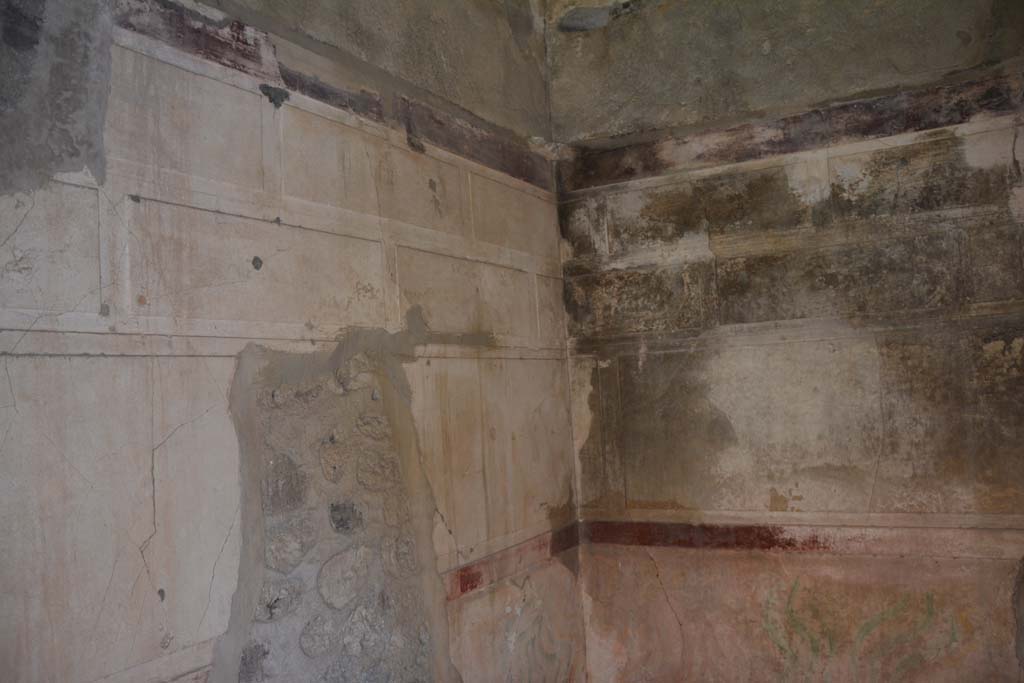 V.2.h Pompeii. October 2019. Room �i�, north-east corner.
Foto Annette Haug, ERC Grant 681269 D�COR.

