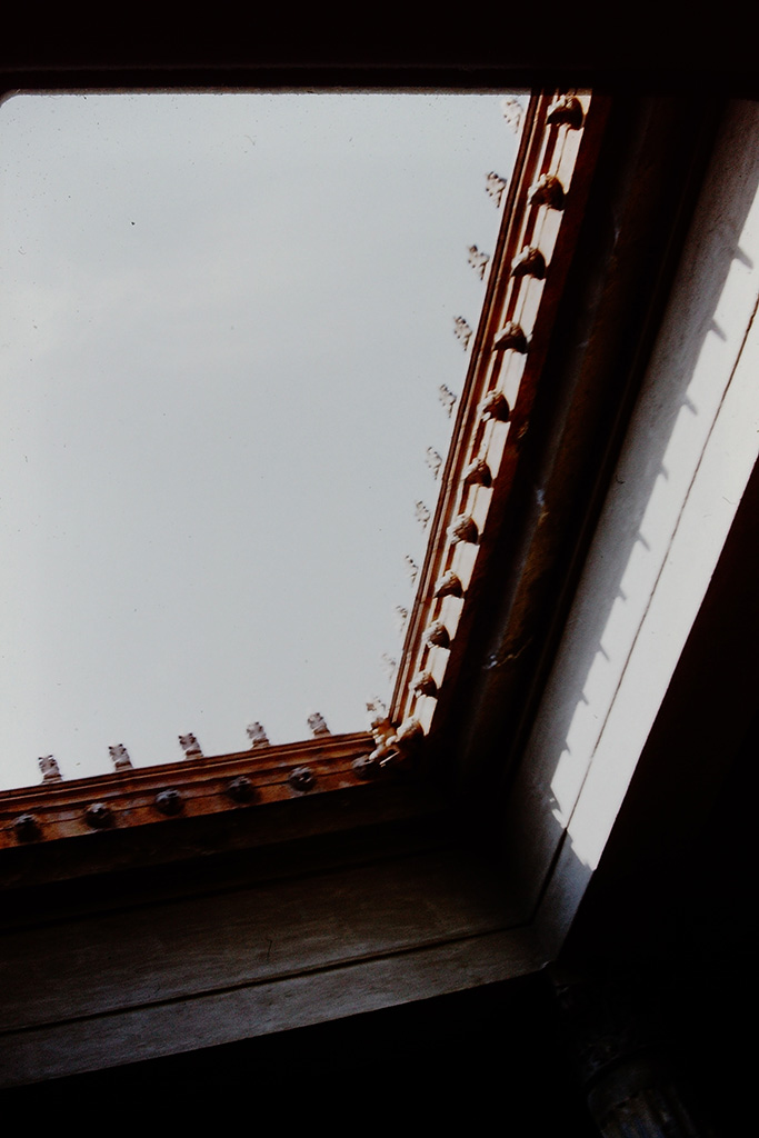 V.2.i Pompeii. 1959. Room 1, atrium. Compluvium showing grondaie and antefixes. Photo by Stanley A. Jashemski.
Source: The Wilhelmina and Stanley A. Jashemski archive in the University of Maryland Library, Special Collections (See collection page) and made available under the Creative Commons Attribution-Non Commercial License v.4. See Licence and use details.
J59f0443  
