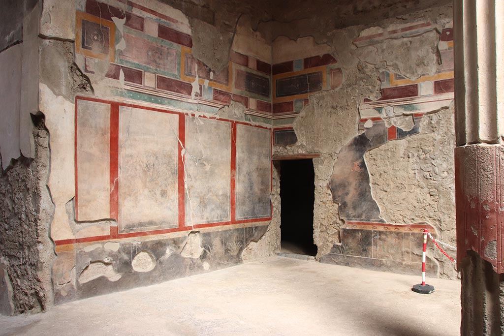 V.2.i Pompeii. October 2024. Room 1, north wall in north-east corner of atrium. Photo courtesy of Klaus Heese.