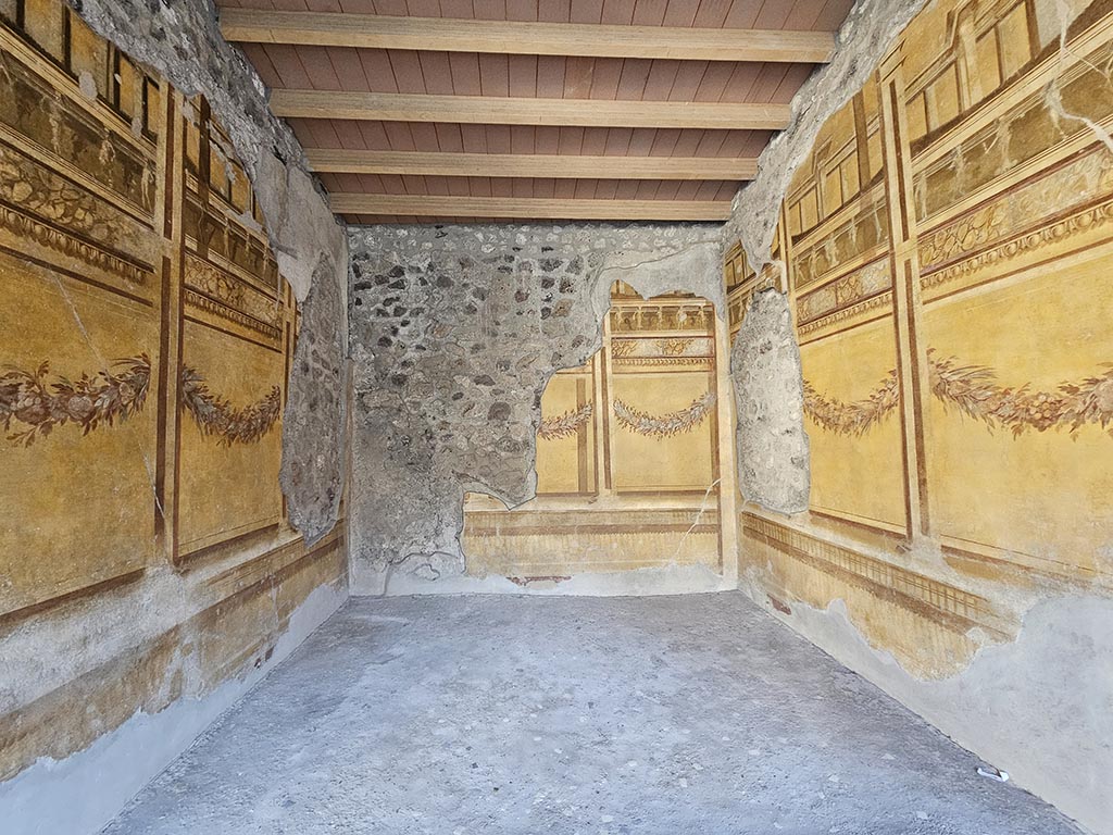 V.2.i Pompeii. November 2024. Room 19, east, south and west walls. Photo courtesy of Annette Haug.