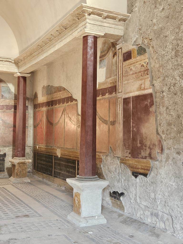 V.2.i Pompeii. November 2024. Oecus 21, looking east along south wall. Photo courtesy of Annette Haug.