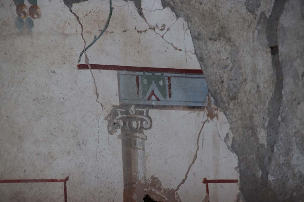 V.2.Pompeii. Casa di Orione. September 2021.
Room A13, detail of floral decoration from centre of east wall of south ala. Photo courtesy of Klaus Heese.