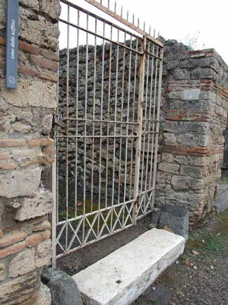 V.3.4 Pompeii. May 2010. Entrance.