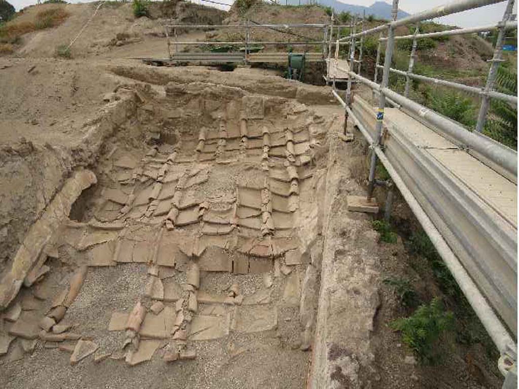 V.3 Pompeii. Casa del Giardino. June 2018. Ambiente 6, room with collapsed roof. 

Ambiente 6, camera con tetto in crollo.

Photograph © Parco Archeologico di Pompei.
