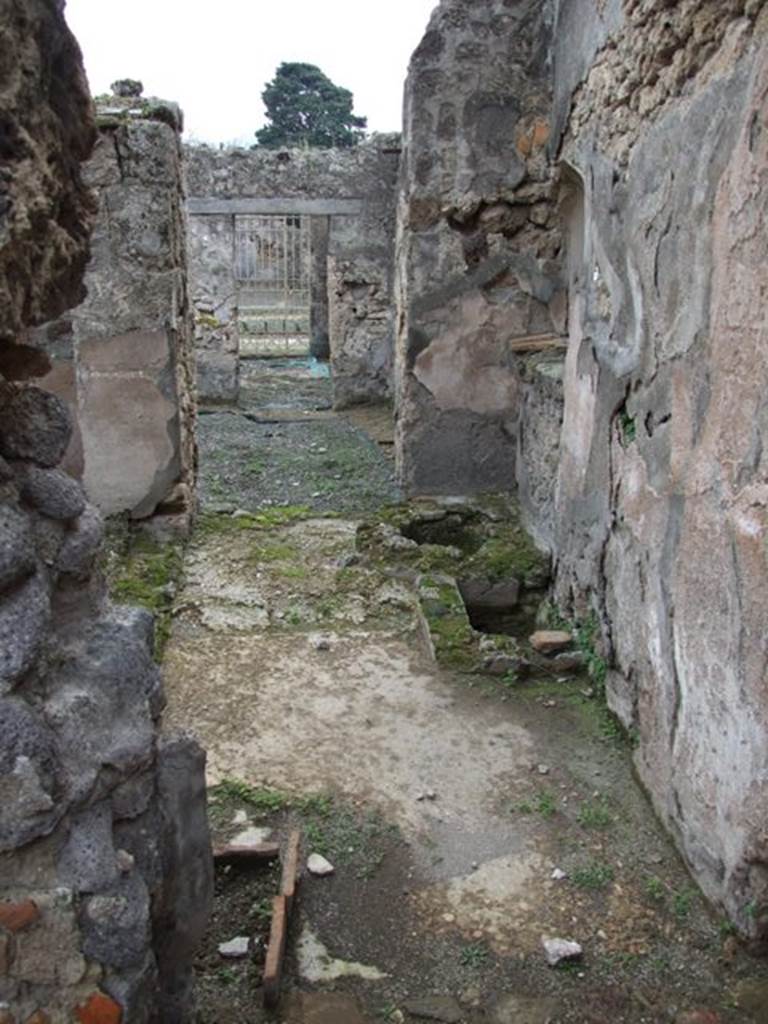 V.4.7 Pompeii.  December 2007.  Looking south to V.4.6 entrance.