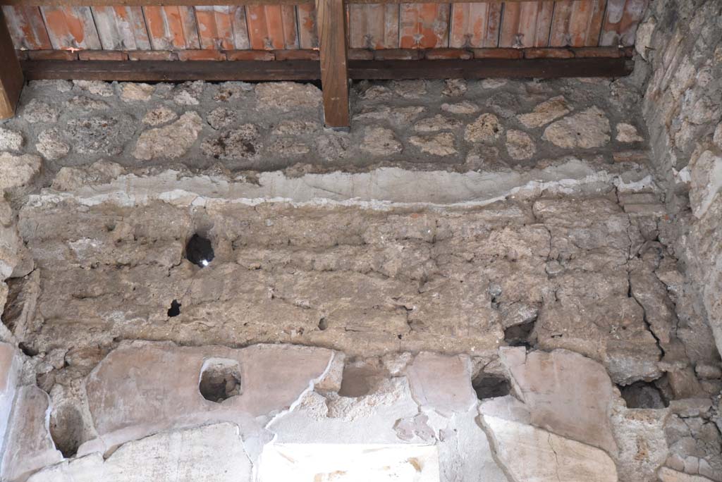 V.4.a Pompeii. March 2018. Room ‘i’, detail from upper east wall.
Foto Annette Haug, ERC Grant 681269 DÉCOR.
