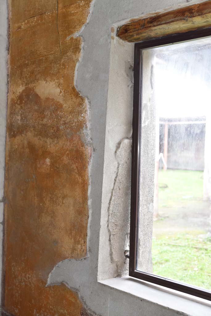 V.4.a Pompeii. March 2018. Room ‘i’, detail from north side of window in east wall.
Foto Annette Haug, ERC Grant 681269 DÉCOR
